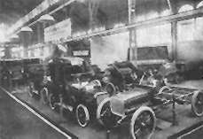 Stand mit fr�hen Erhardt-Automobilen