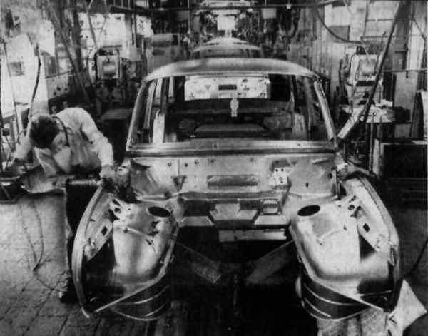 Taktstra&szlig;e beim 353-Karosseriebau